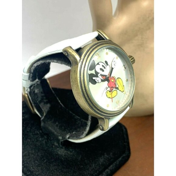 Disney Mickey Mouse Women\'s Watch Silver Dial Quartz White Leather Band W001871